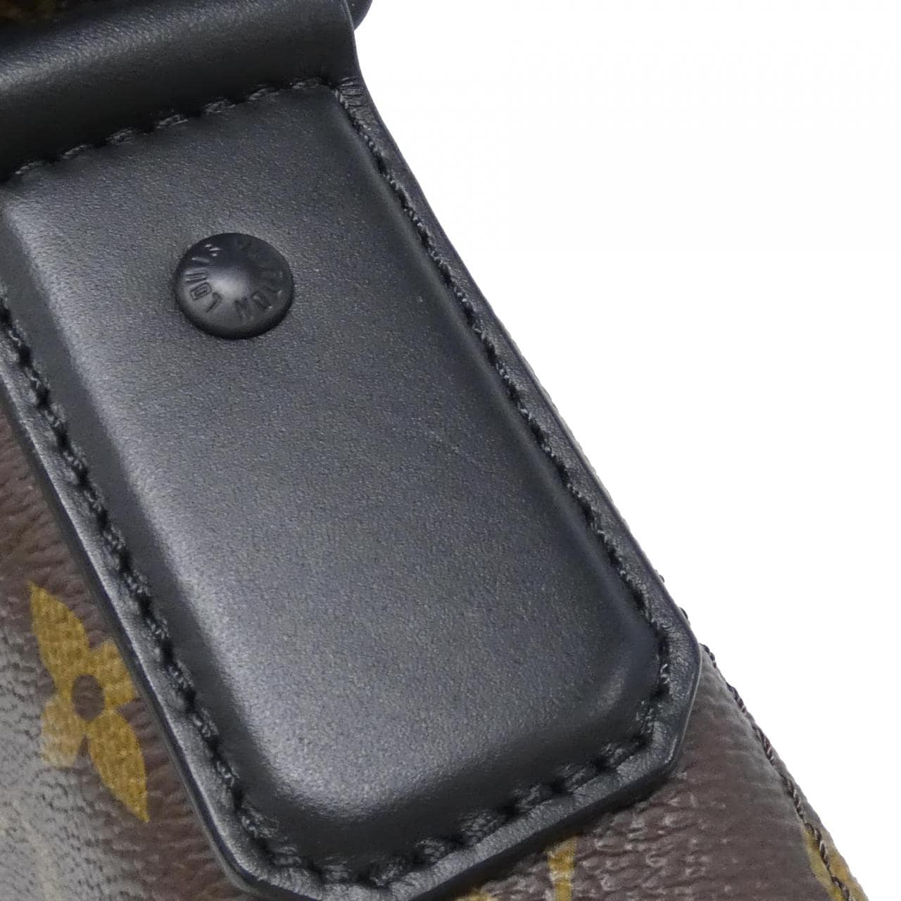 ルイヴィトン モノグラム マカサー マグネティック メッセンジャー M45557 ショルダーバッグ