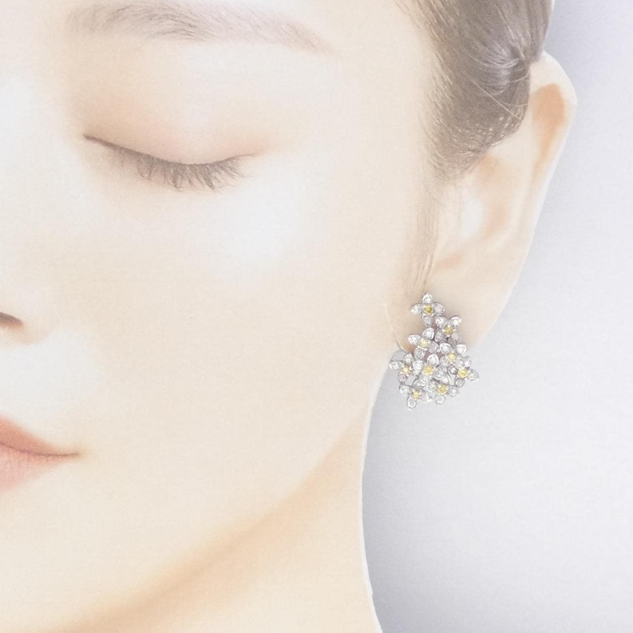 K18WG フラワー ダイヤモンド ピアス/イヤリング 1.48CT