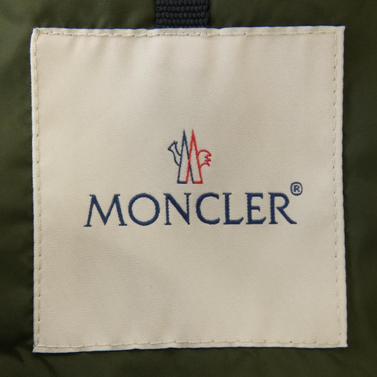 モンクレール MONCLER ダウンジャケット