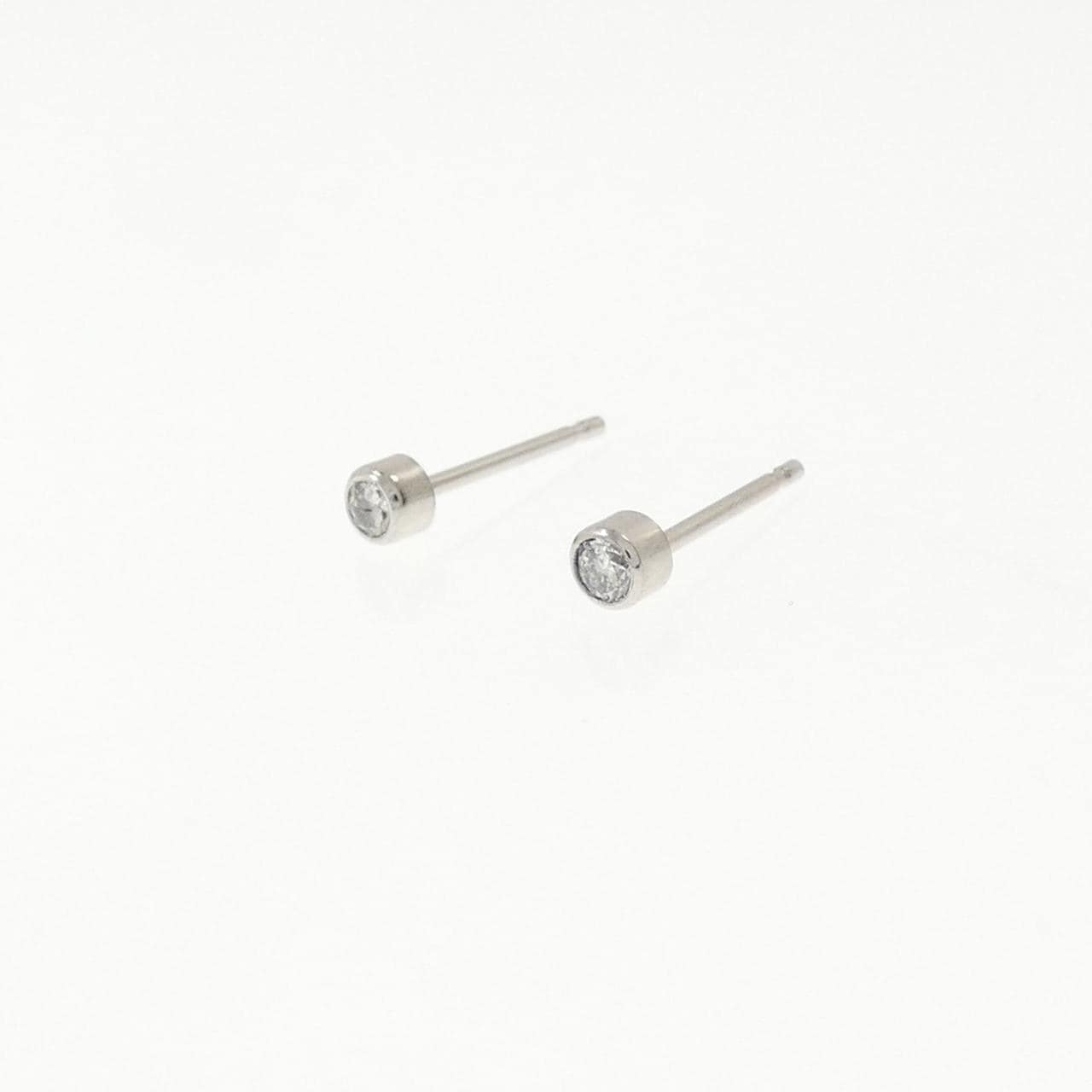 PT/PT900 ソリティア ダイヤモンド ピアス 0.10CT