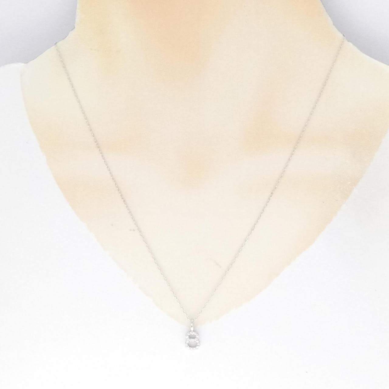K18WG Number 8 Diamond Necklace 0.09CT