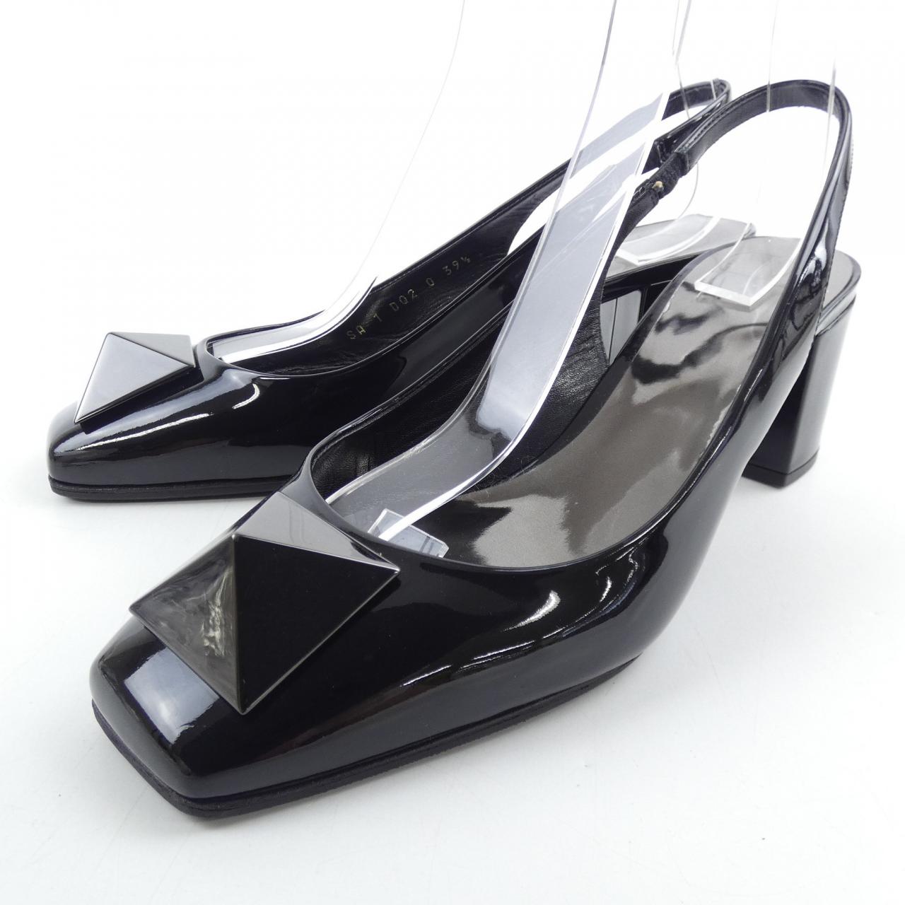 ヴァレンティノガラヴァーニ VALENTINO GARAVANI サンダル