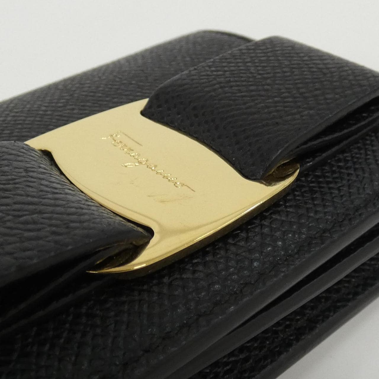 サルヴァトーレフェラガモ NEW VARA 22 D515 財布