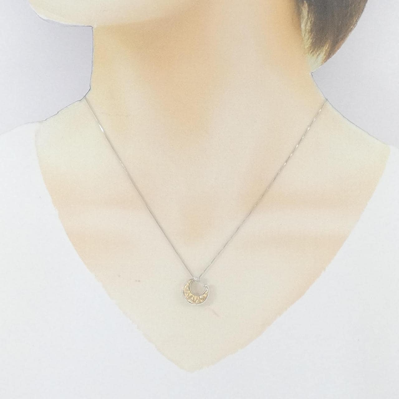 PT900/K18YG/PT850 ムーン ダイヤモンド ネックレス 0.03CT
