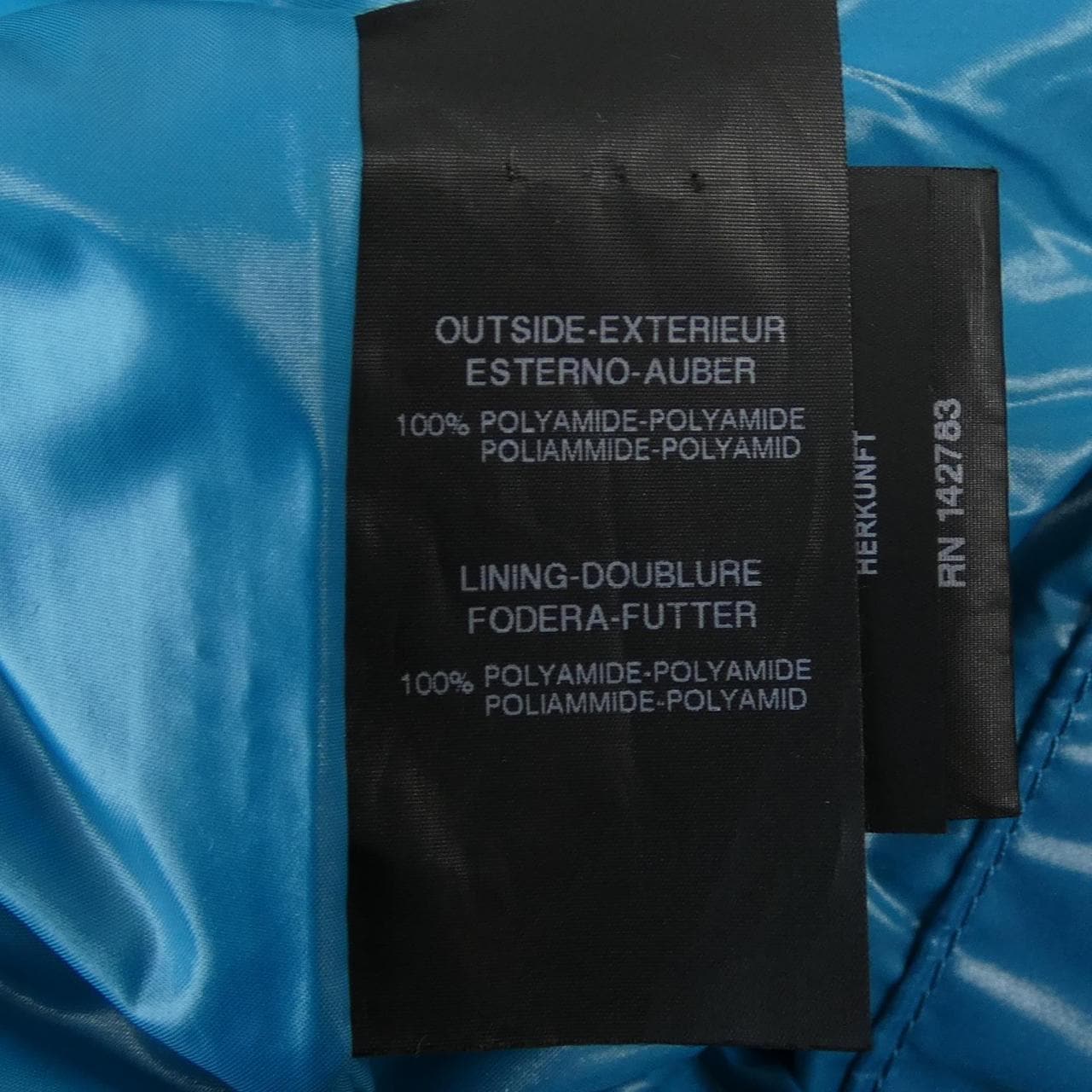 デュベティカ DUVETICA ダウンジャケット