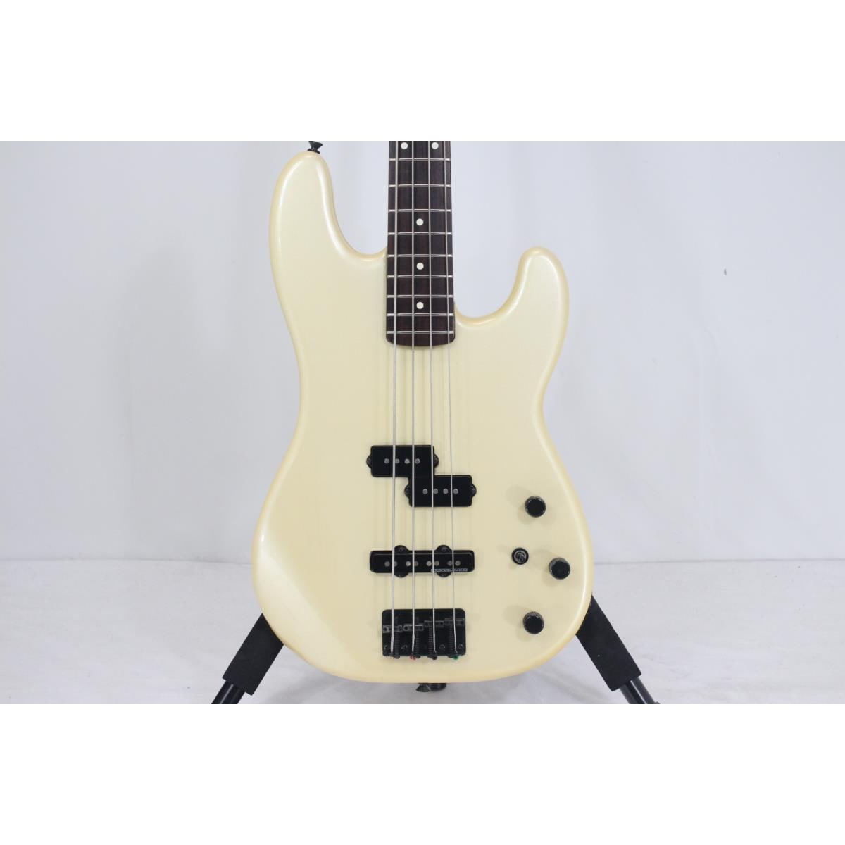 FENDER DUFF MCKAGAN P-BASS