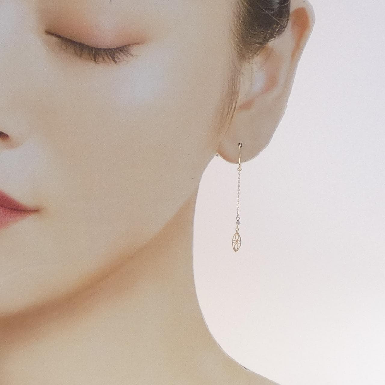 K10YG ダイヤモンド ピアス 0.04CT