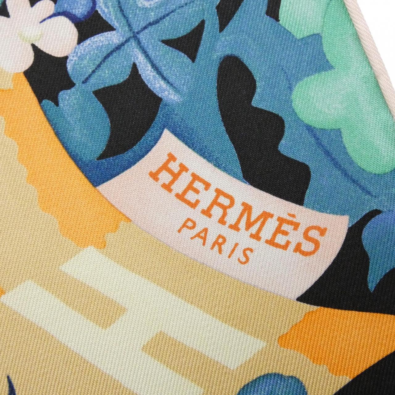 【未使用品】エルメス UNN CARRE SUR L'HERBE カレ 004181S スカーフ