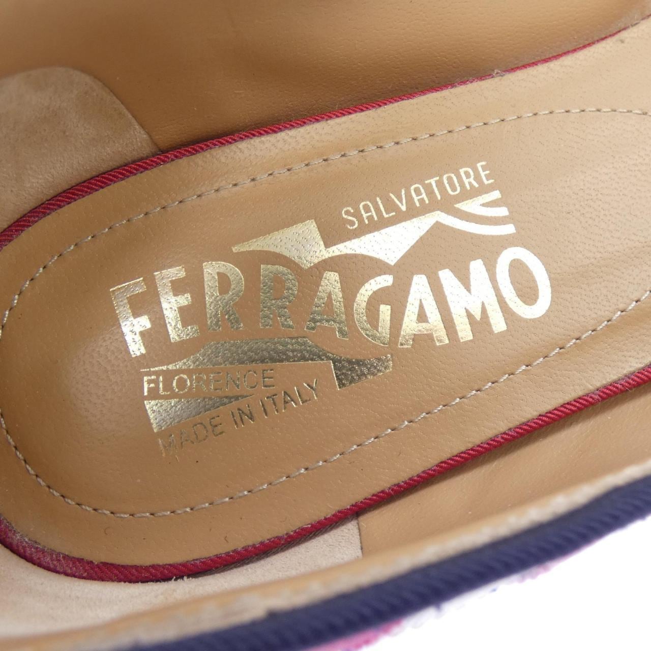 サルヴァトーレフェラガモ SALVATORE FERRAGAMO フラットシューズ