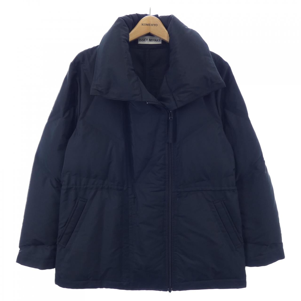 イッセイミヤケ ISSEY MIYAKE ダウンジャケット