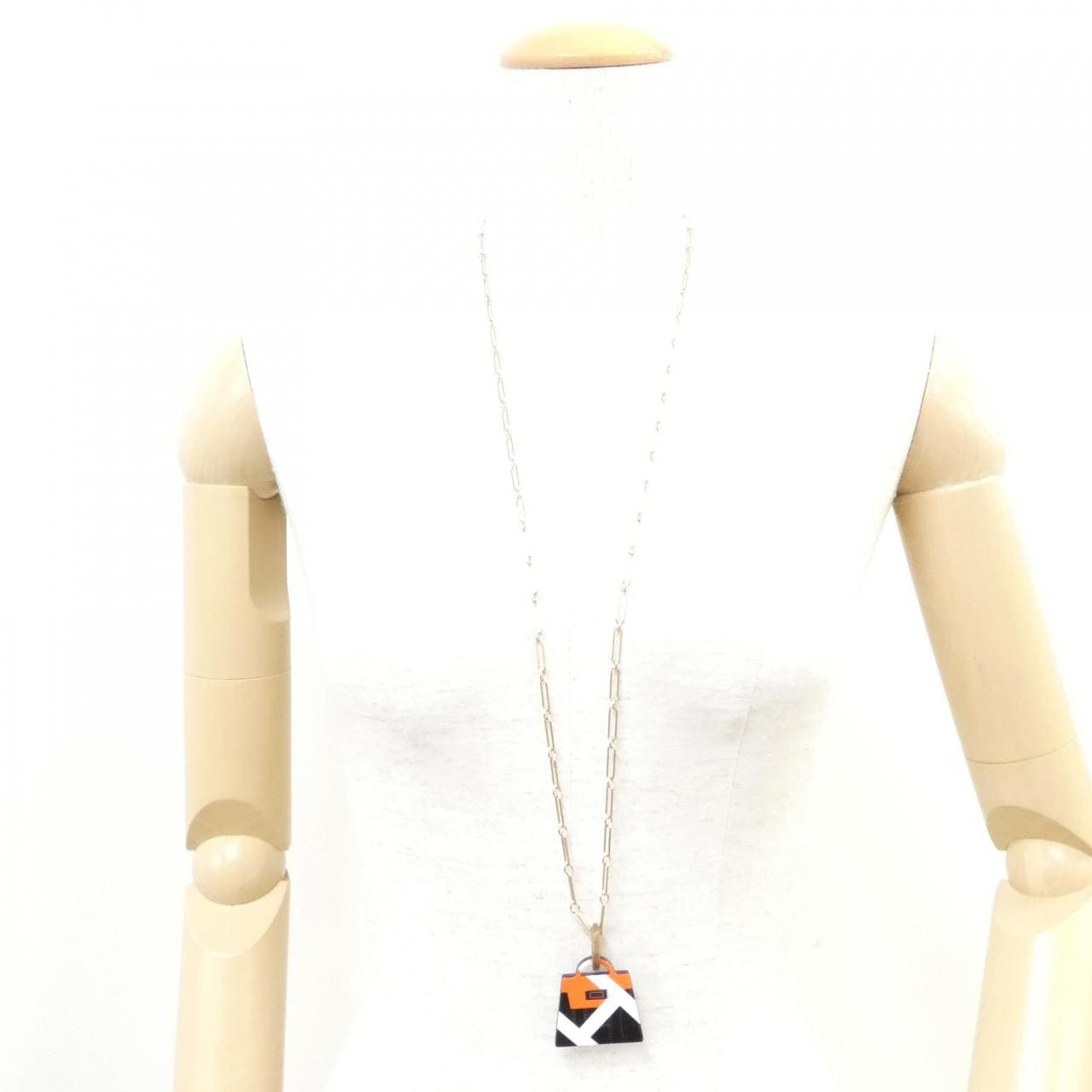 エルメス アミュレット ラキュ ケリー GM 057072FD ネックレス