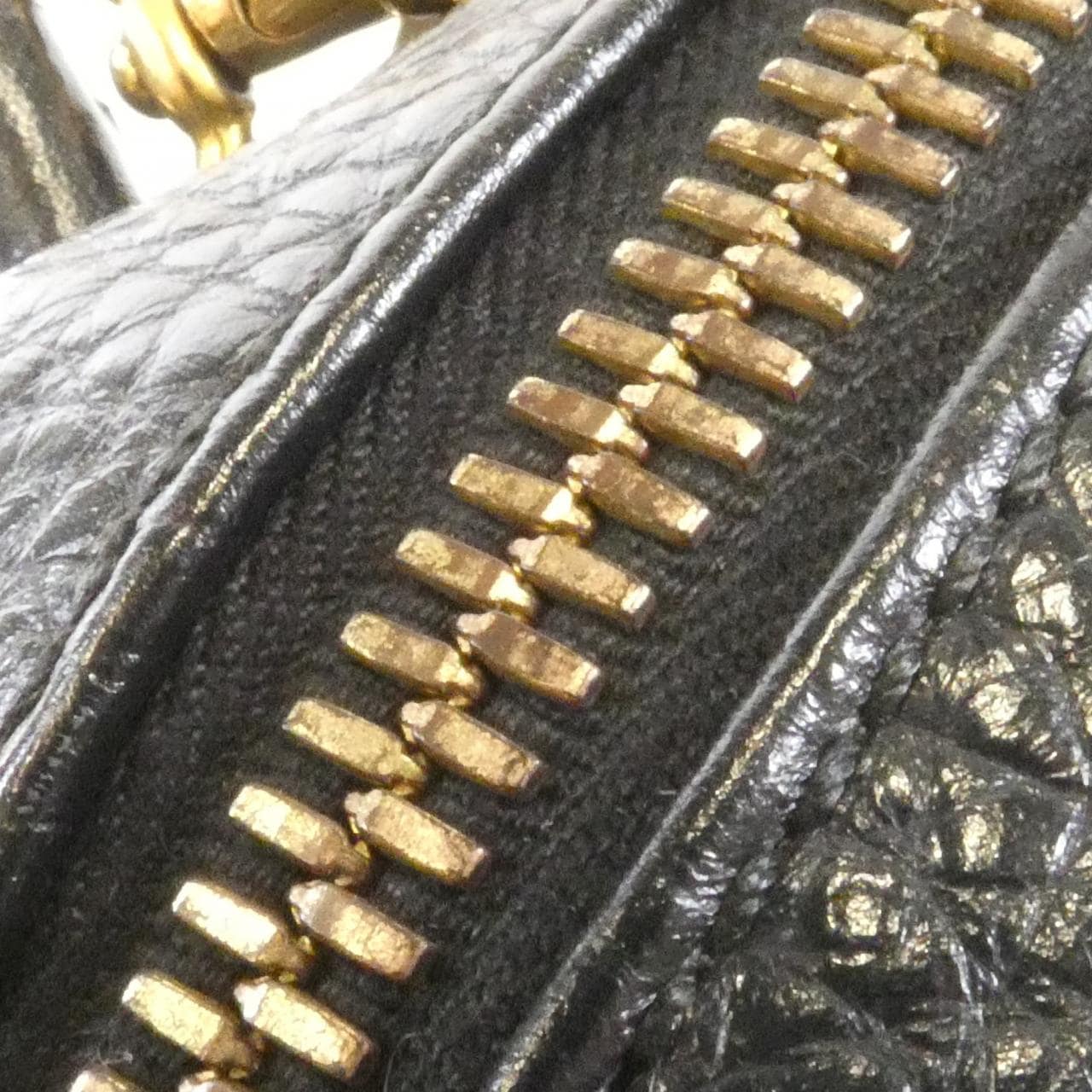 フェンディ カメレオン 8BL117 HXF バッグ