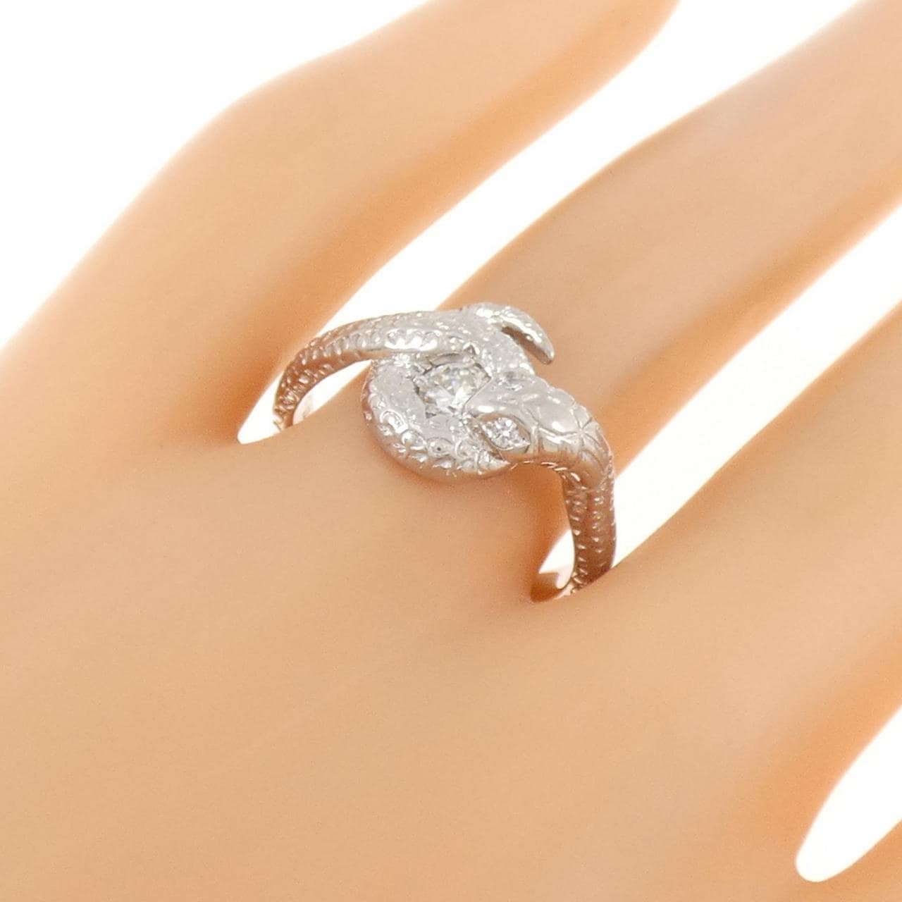 PT900 スネーク ダイヤモンド リング 0.24CT