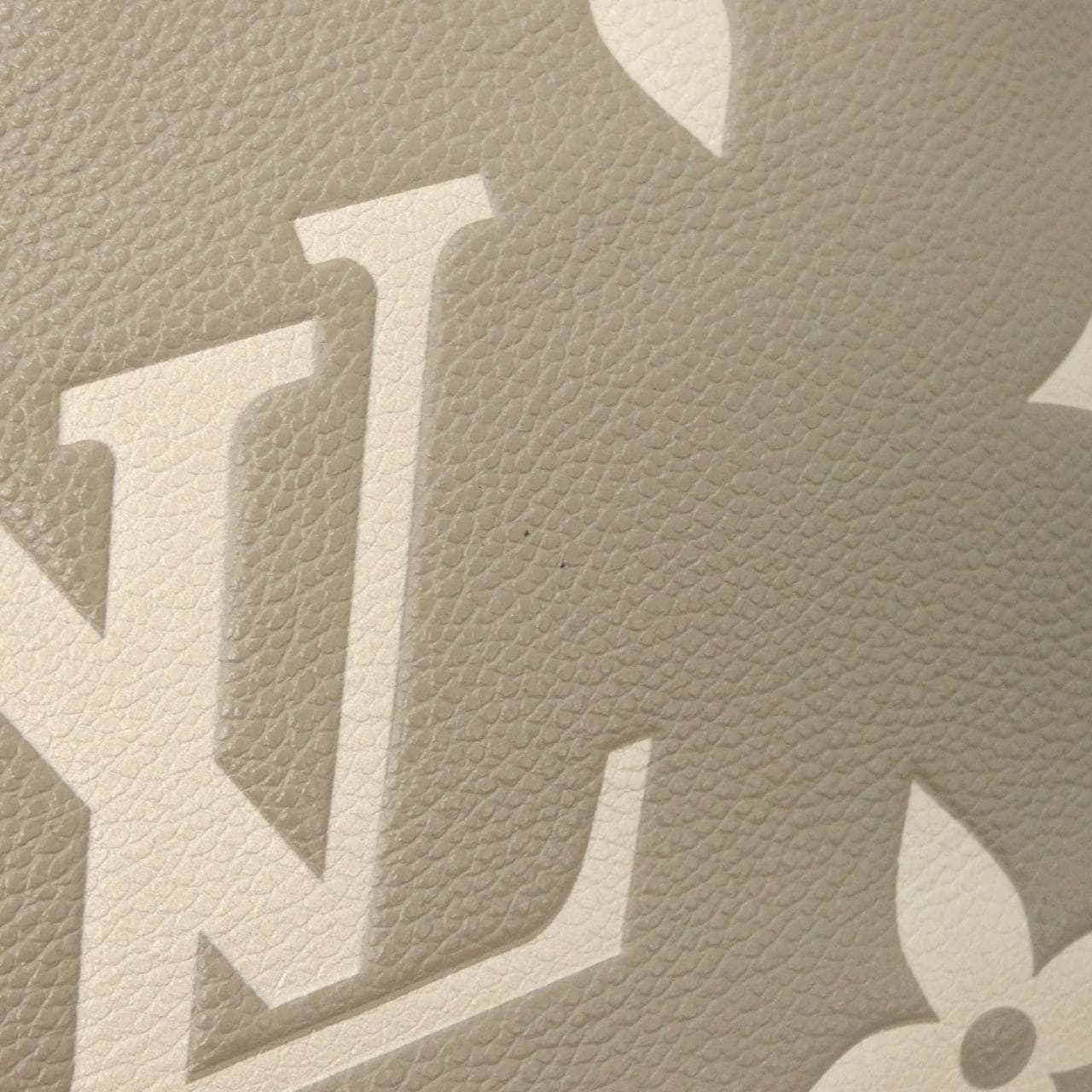 ルイヴィトン バイカラー モノグラム アンプラント トリアノン PM M46585 バッグ