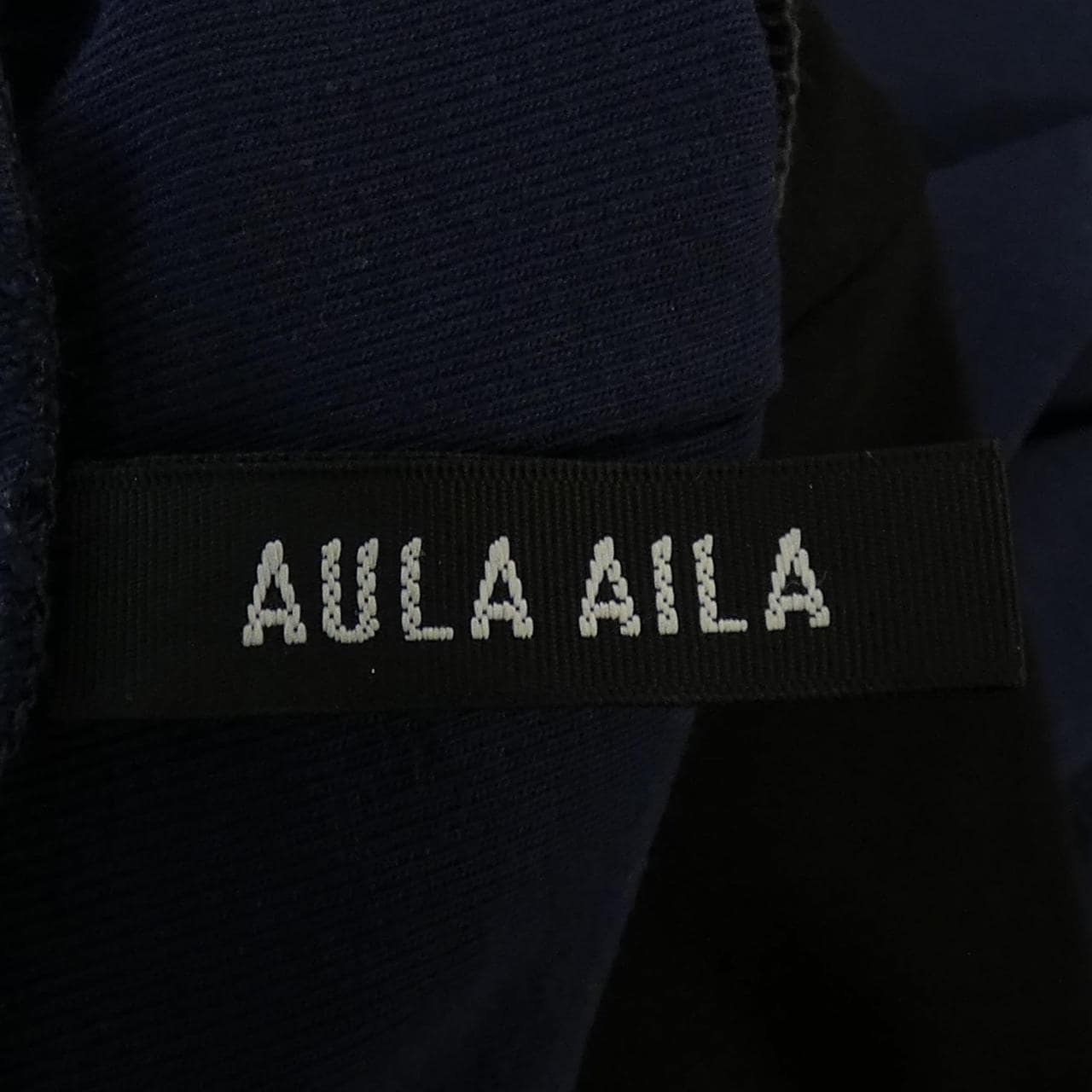 AULA AILA上衣