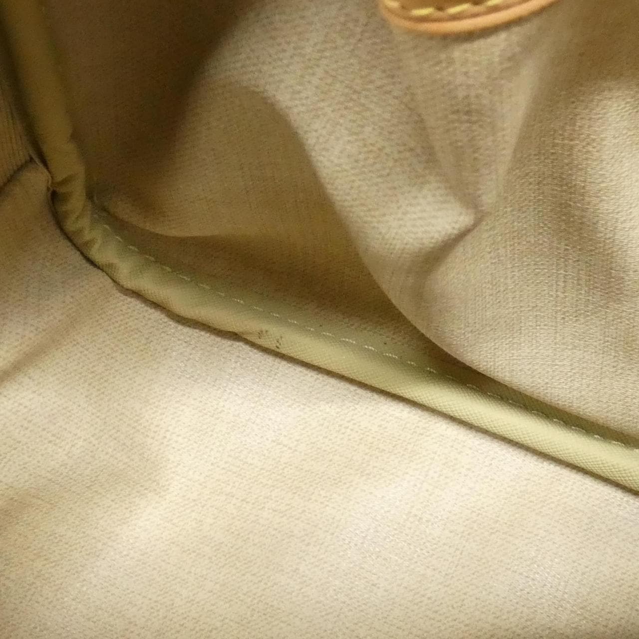 ルイヴィトン モノグラム トゥルーヴィル M42228 バッグ