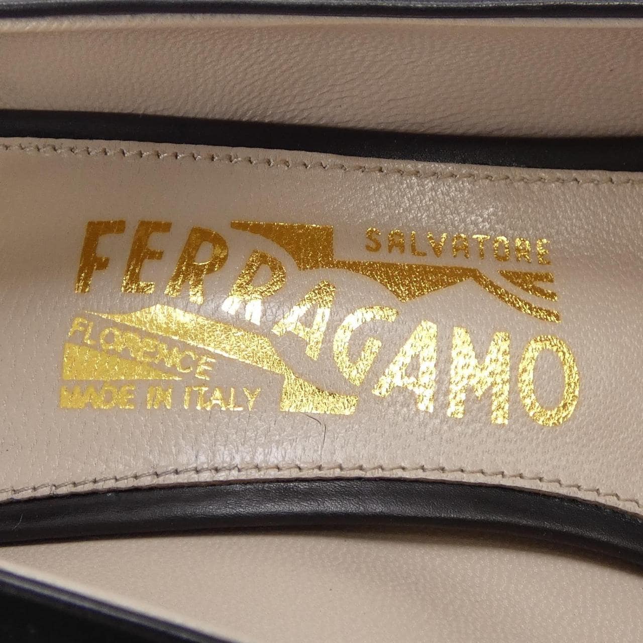 サルヴァトーレフェラガモ SALVATORE FERRAGAMO パンプス