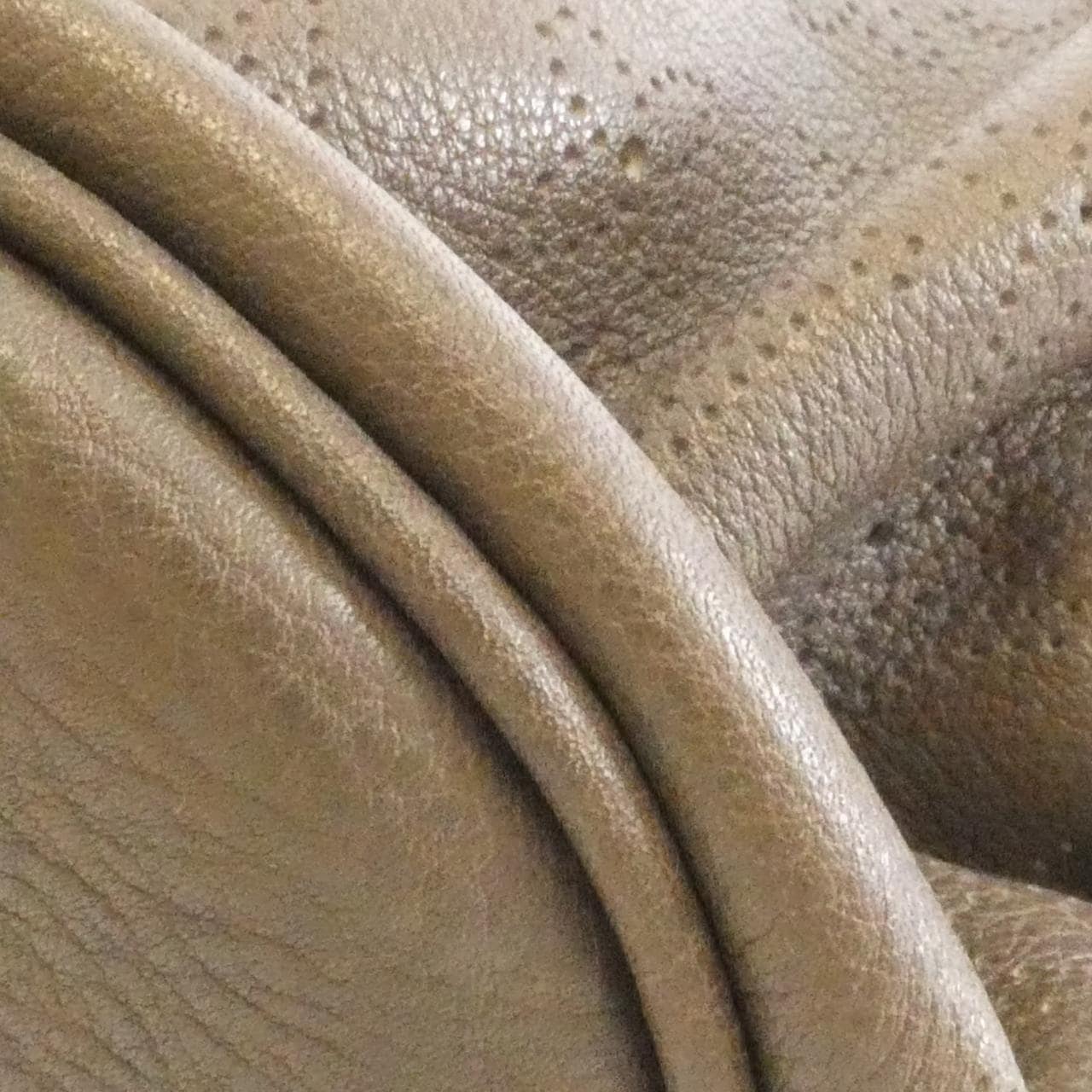 ルイヴィトン マヒナ XS M95768 ショルダーバッグ