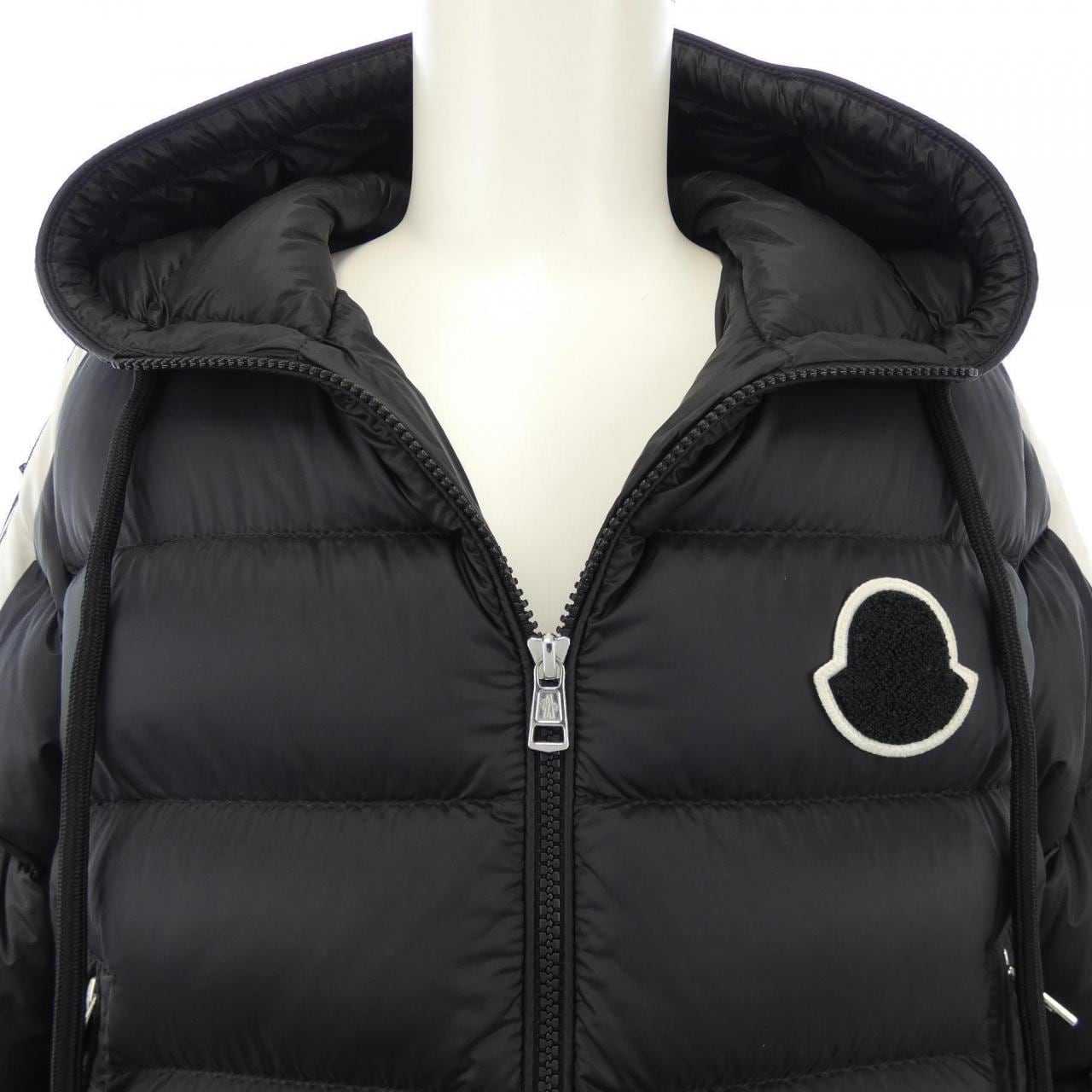 モンクレール MONCLER ダウンジャケット