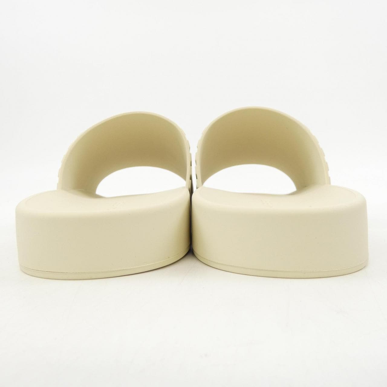 ボッテガヴェネタ BOTTEGA VENETA 690105　V1060　9031 サンダル