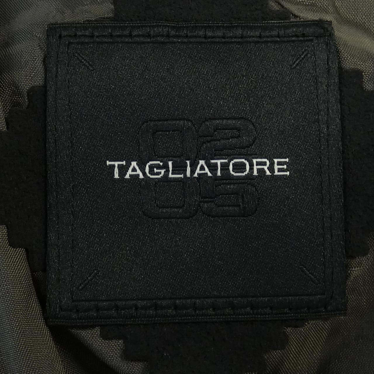 タリアトーレ TAGLIATORE スーツ