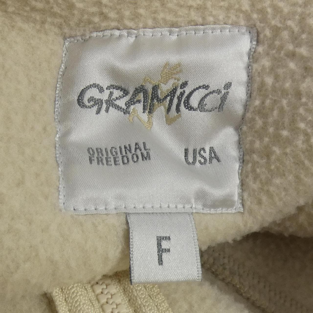 グラミチ GRAMICCI パーカー