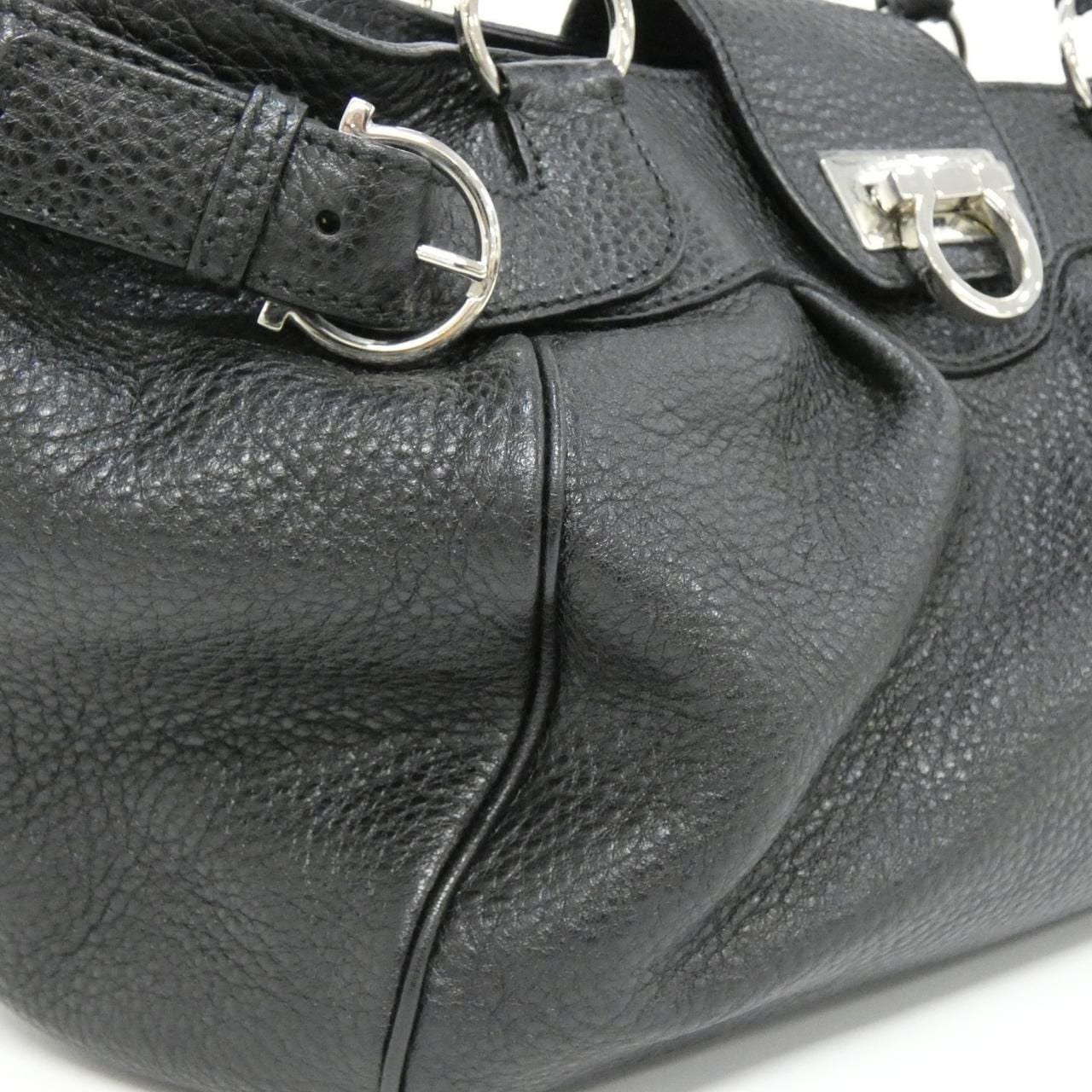 サルヴァトーレフェラガモ 21 A050 ショルダーバッグ