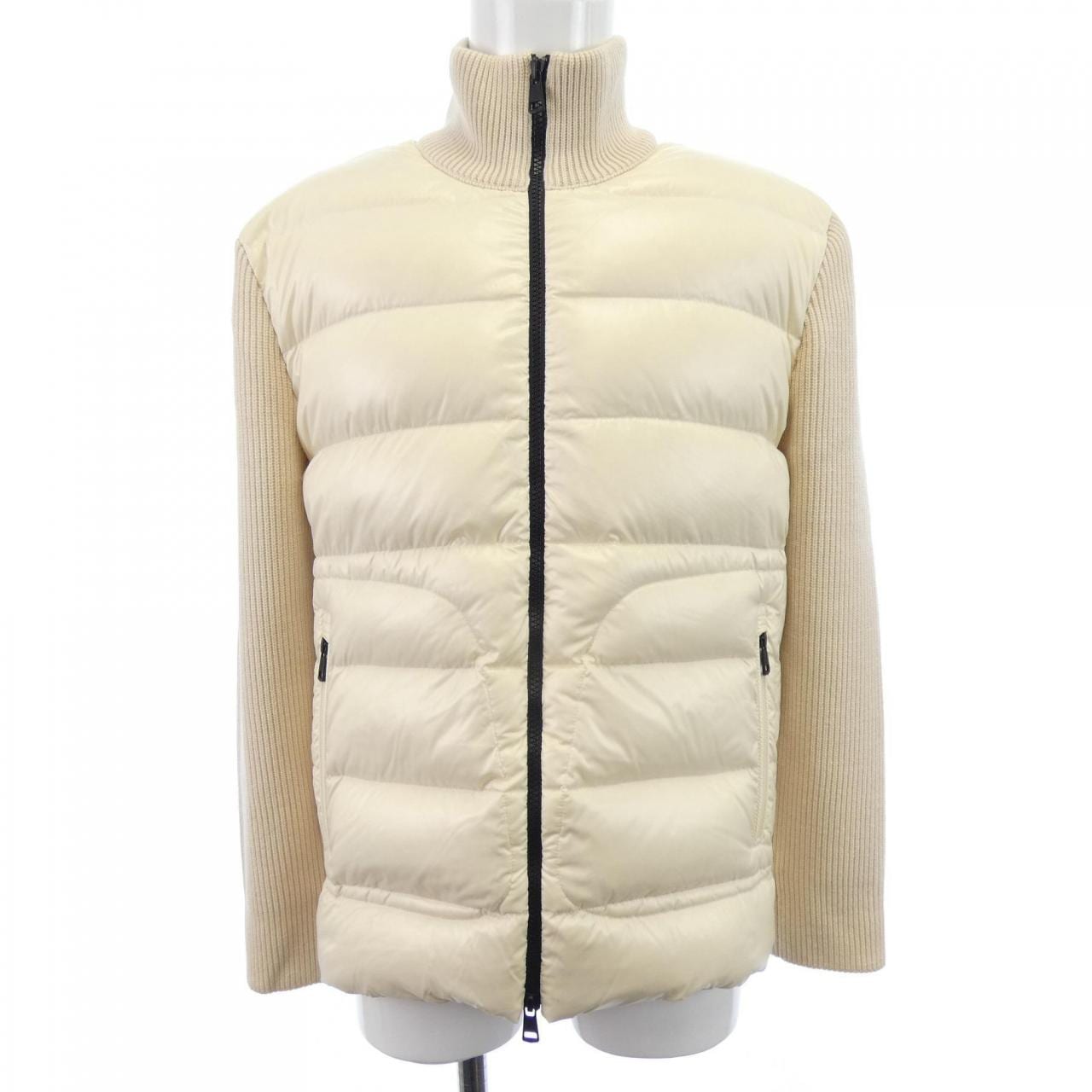 モンクレール MONCLER ダウンジャケット