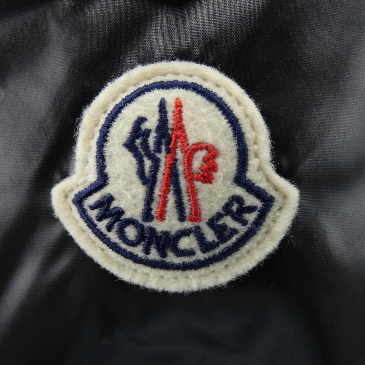 モンクレール MONCLER ダウンジャケット