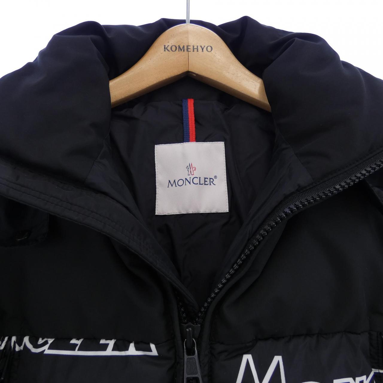 モンクレール MONCLER ダウンジャケット
