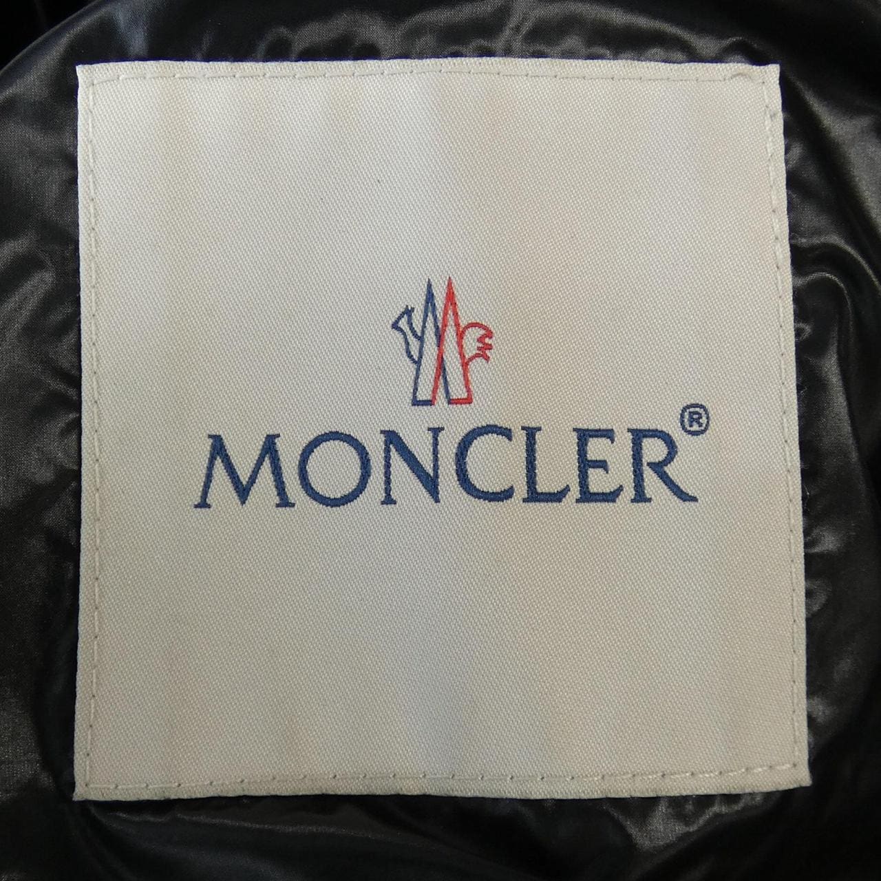 モンクレール MONCLER ダウンジャケット