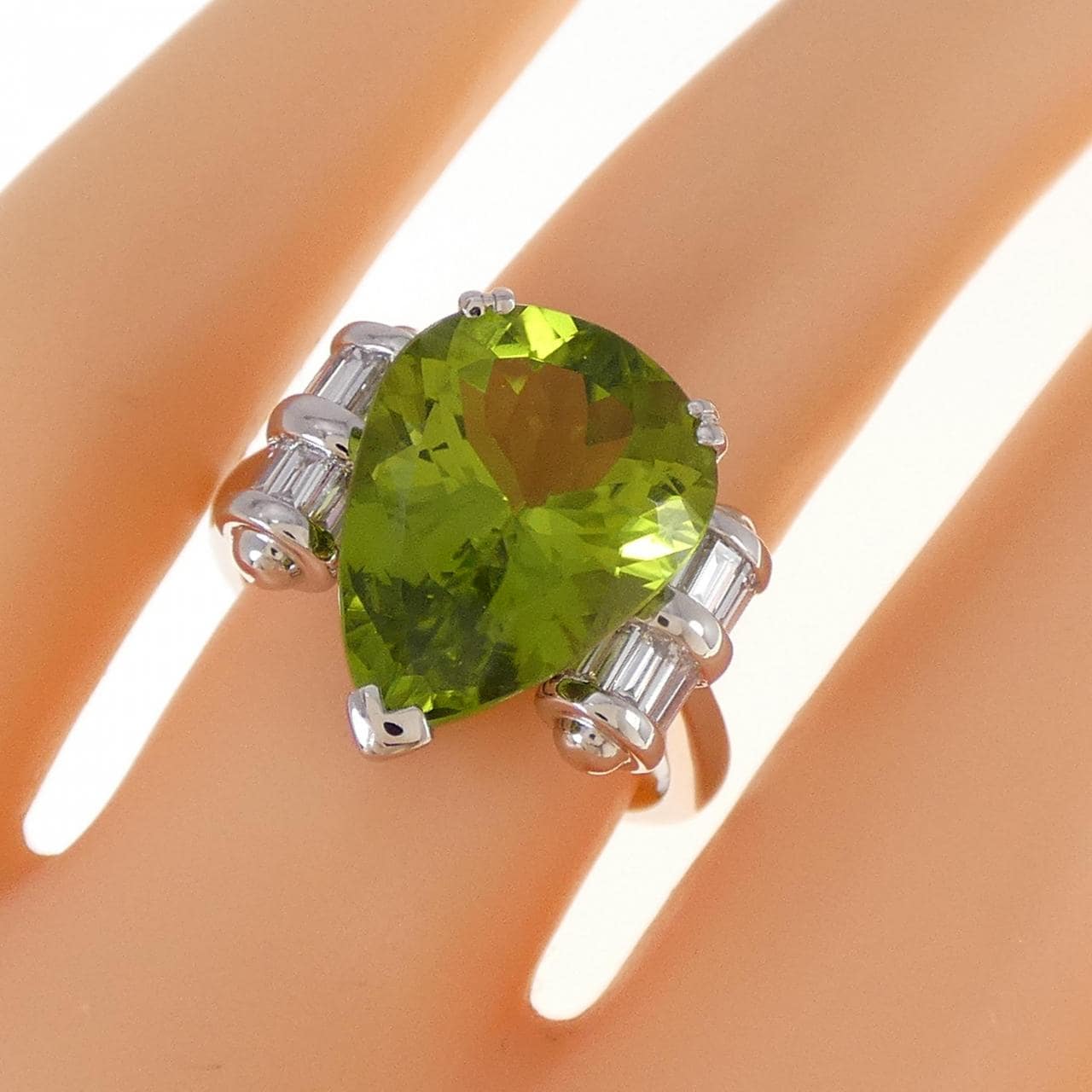 PT ペリドット リング 6.10CT