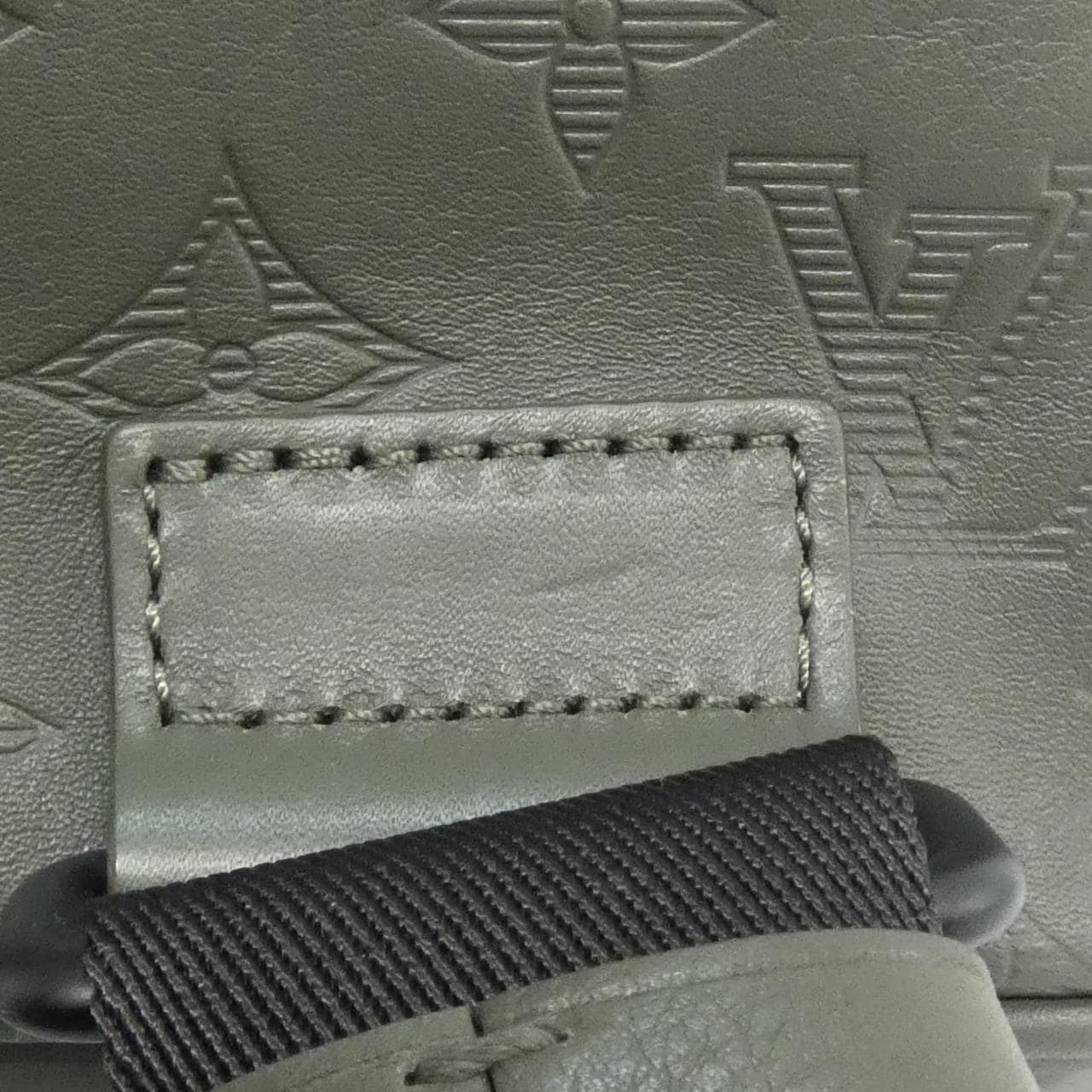 ルイヴィトン モノグラム シャドウ チョーク スリングバッグ M44634 ショルダーバッグ