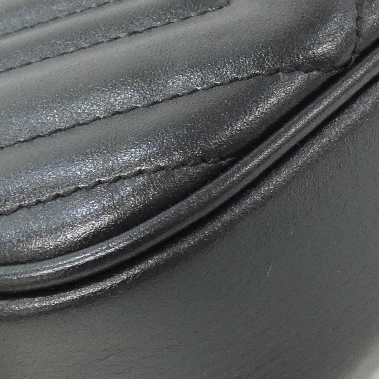 グッチ GG MARMONT 447632 DTD1T ショルダーバッグ