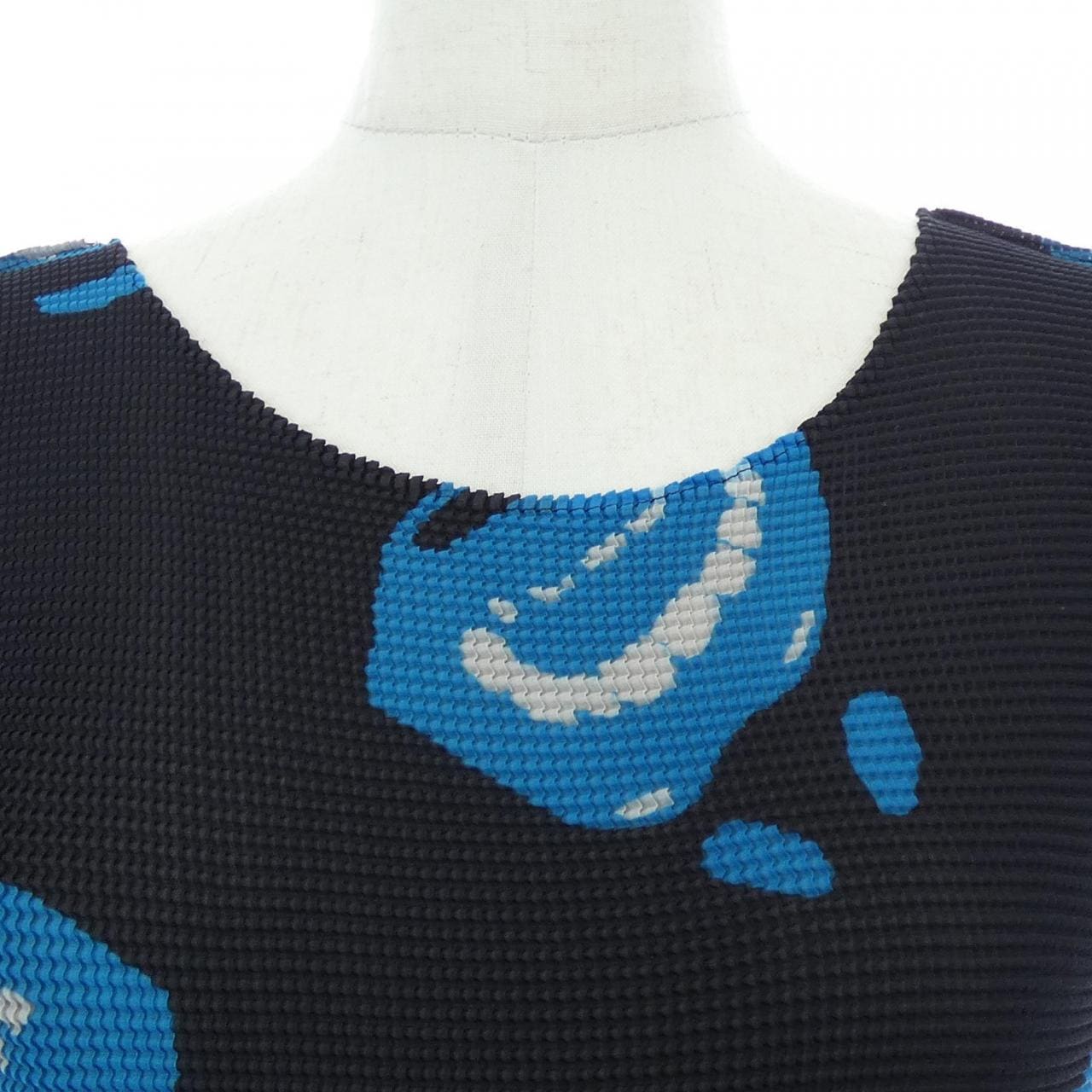 ミーイッセイミヤケ me ISSEY MIYAKE MI33FK236 トップス