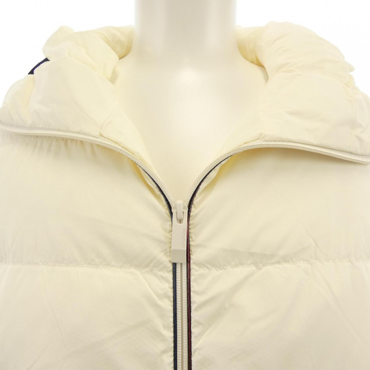 モンクレール MONCLER 20919B00007 ダウンジャケット