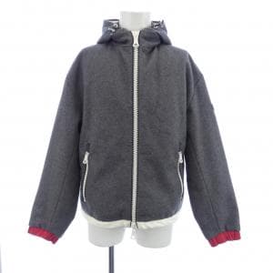 モンクレール MONCLER ダウンジャケット
