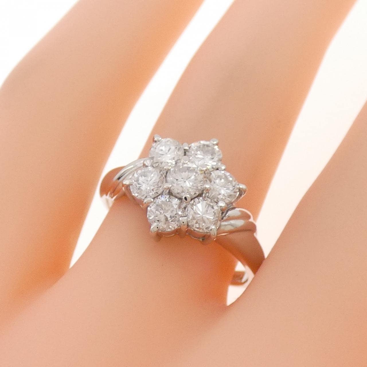 PT900 フラワー ダイヤモンド リング 1.09CT