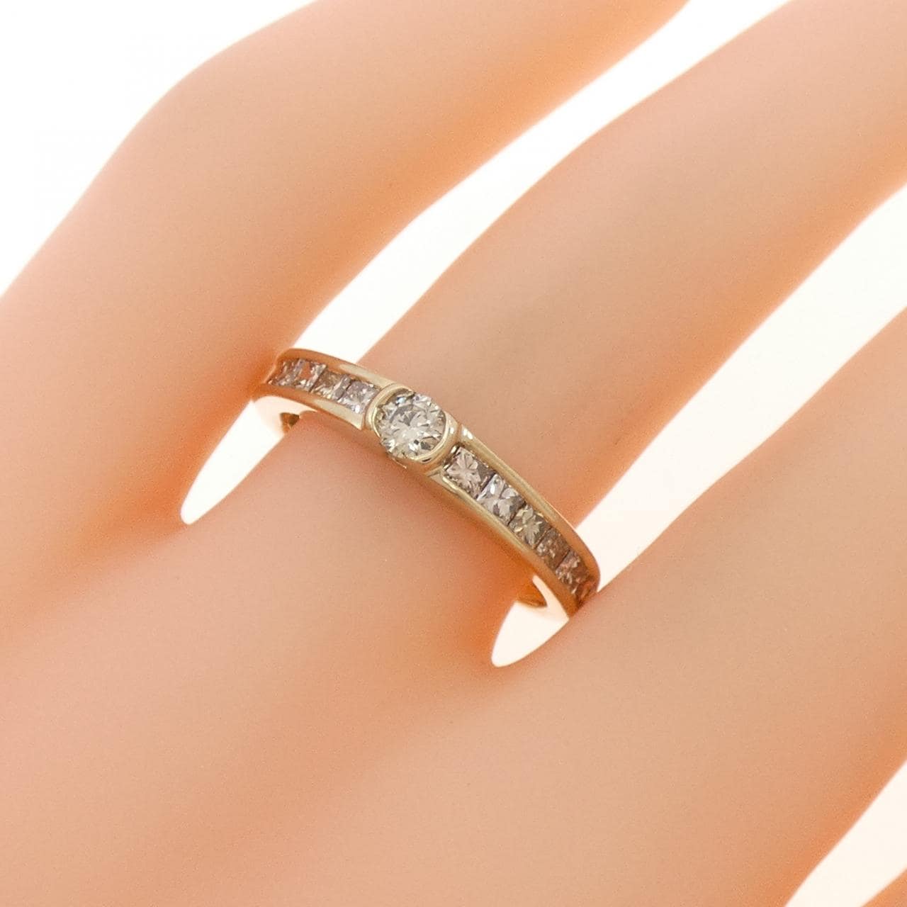 ジーエスティービー ダイヤモンド リング 0.10CT