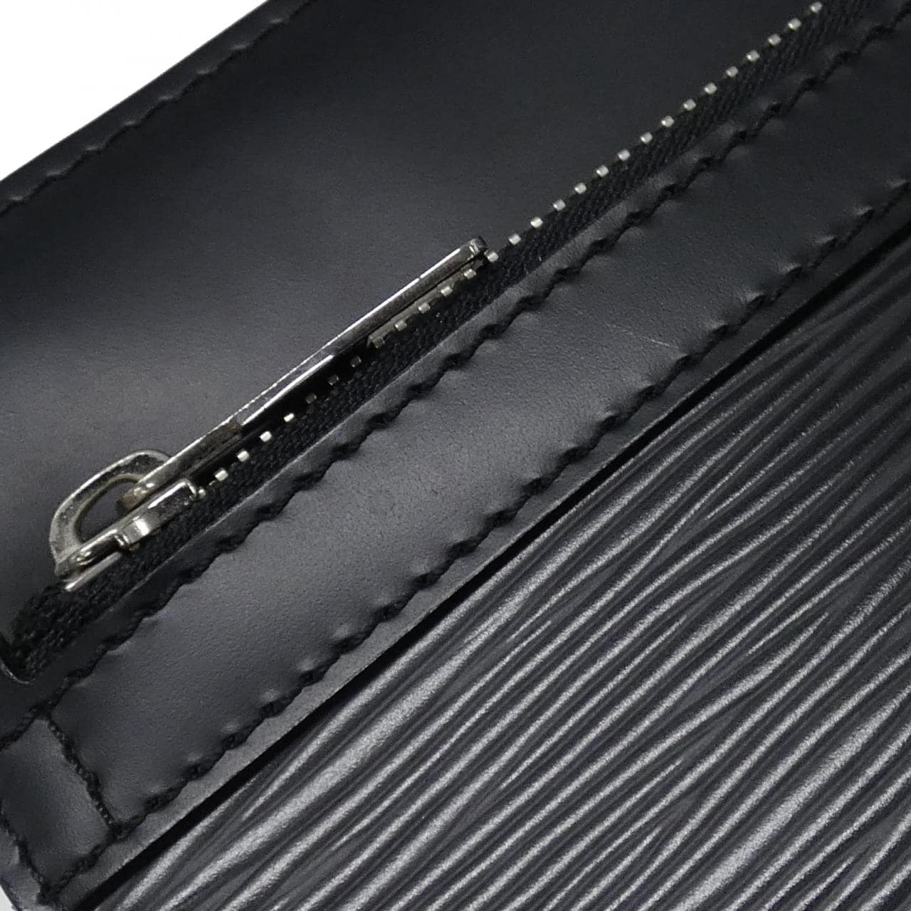 ルイヴィトン エピ オシュ M59362 セカンドバッグ