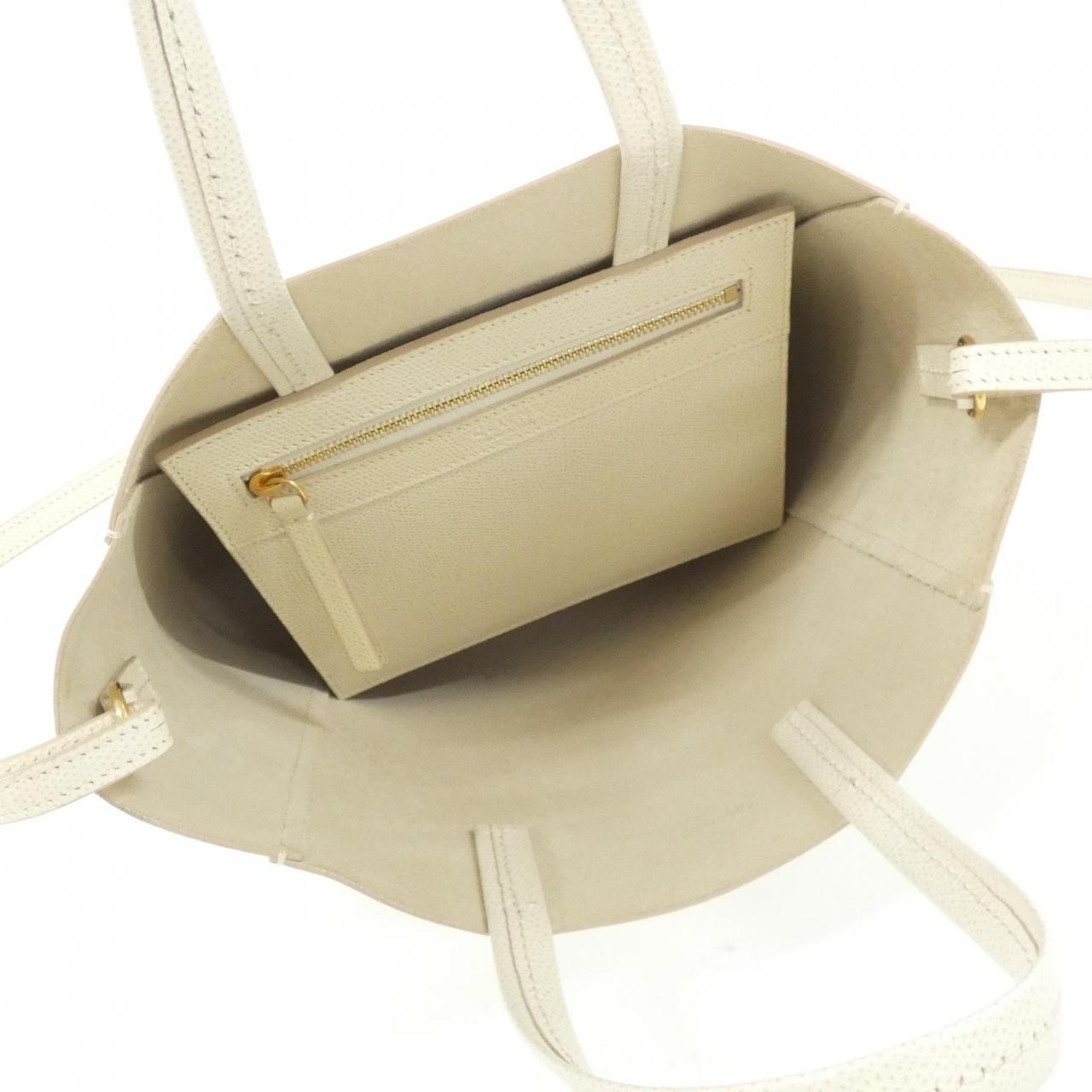 セリーヌ バーティカル カバ スモール 176183XBA バッグ