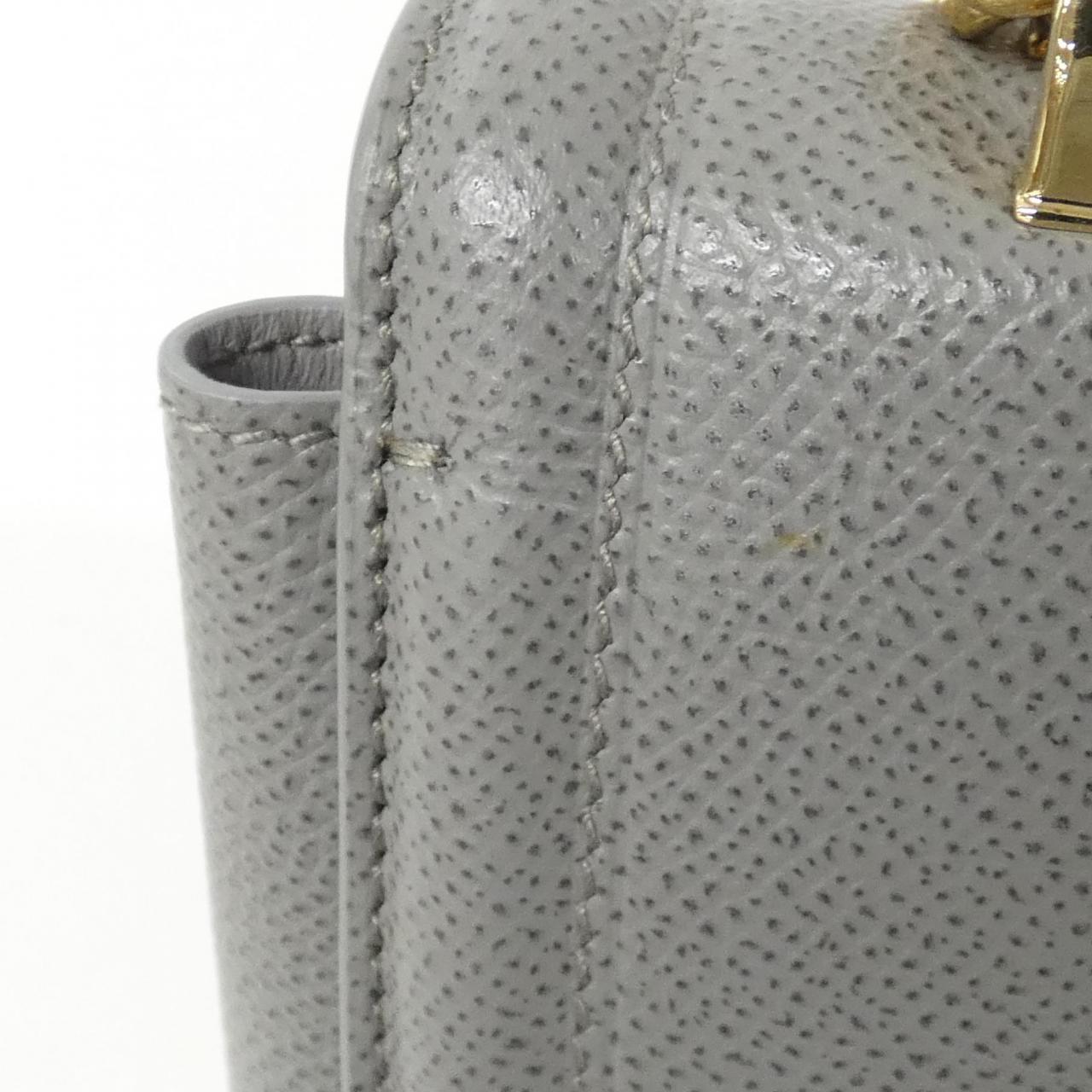 サルヴァトーレフェラガモ GINNY 21 G462 ショルダーバッグ