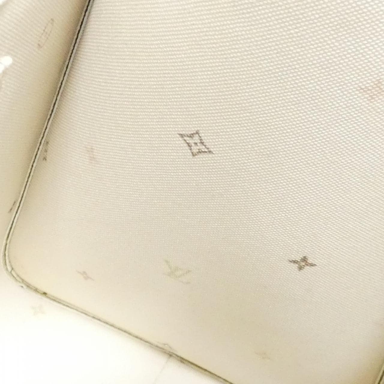 ルイヴィトン モノグラム(スプリング インザシティ) オンザゴー MM M20510 バッグ