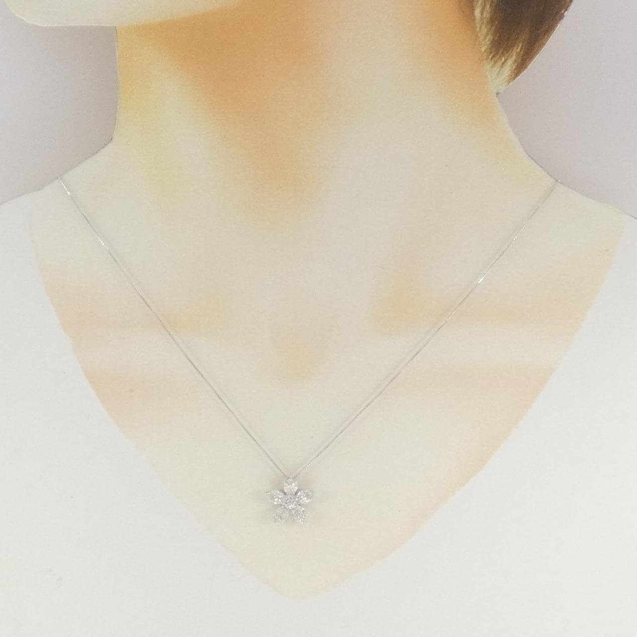 K18WG フラワー ダイヤモンド ネックレス 0.79CT