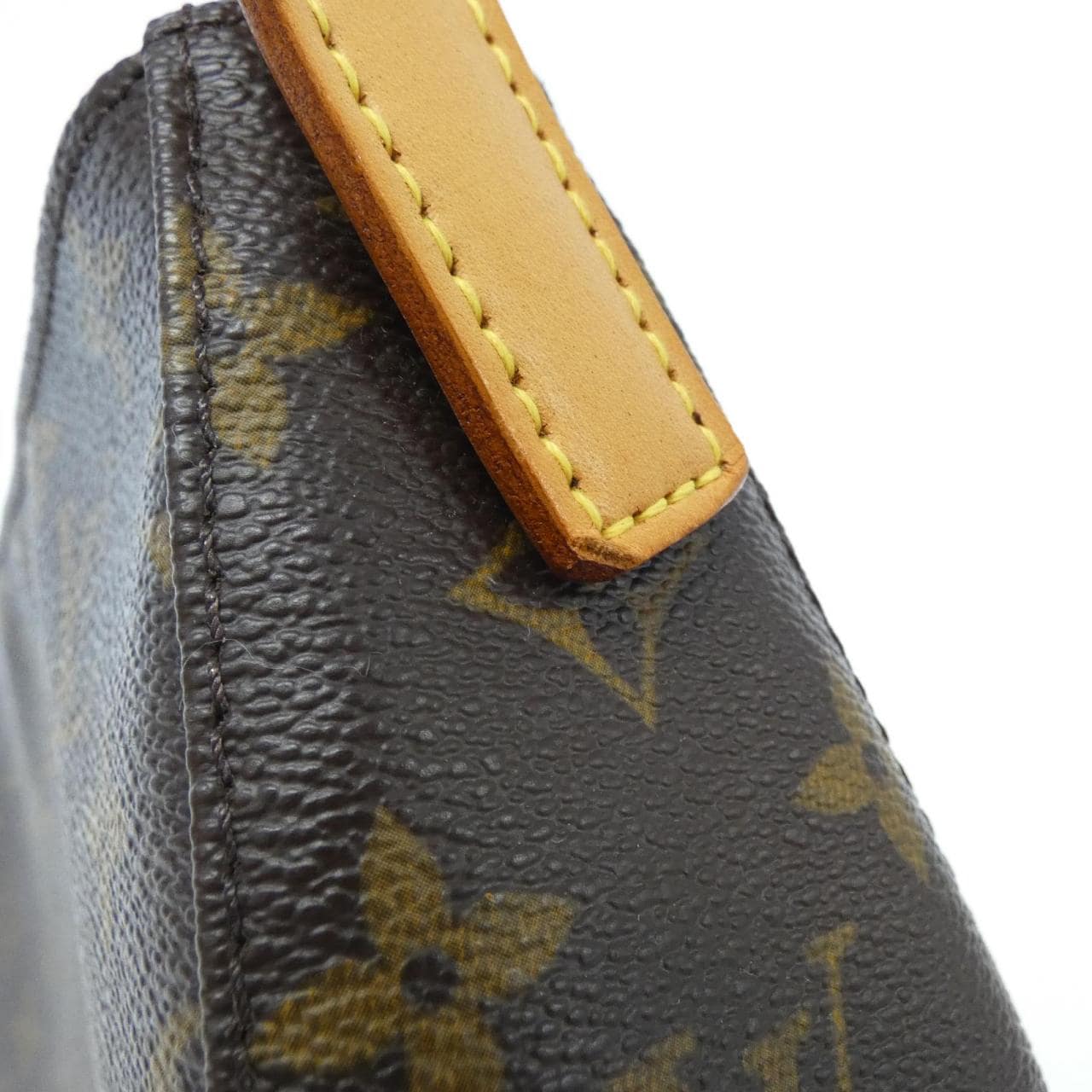 LOUIS VUITTON Monogram Loop 中号 M51146 单肩包