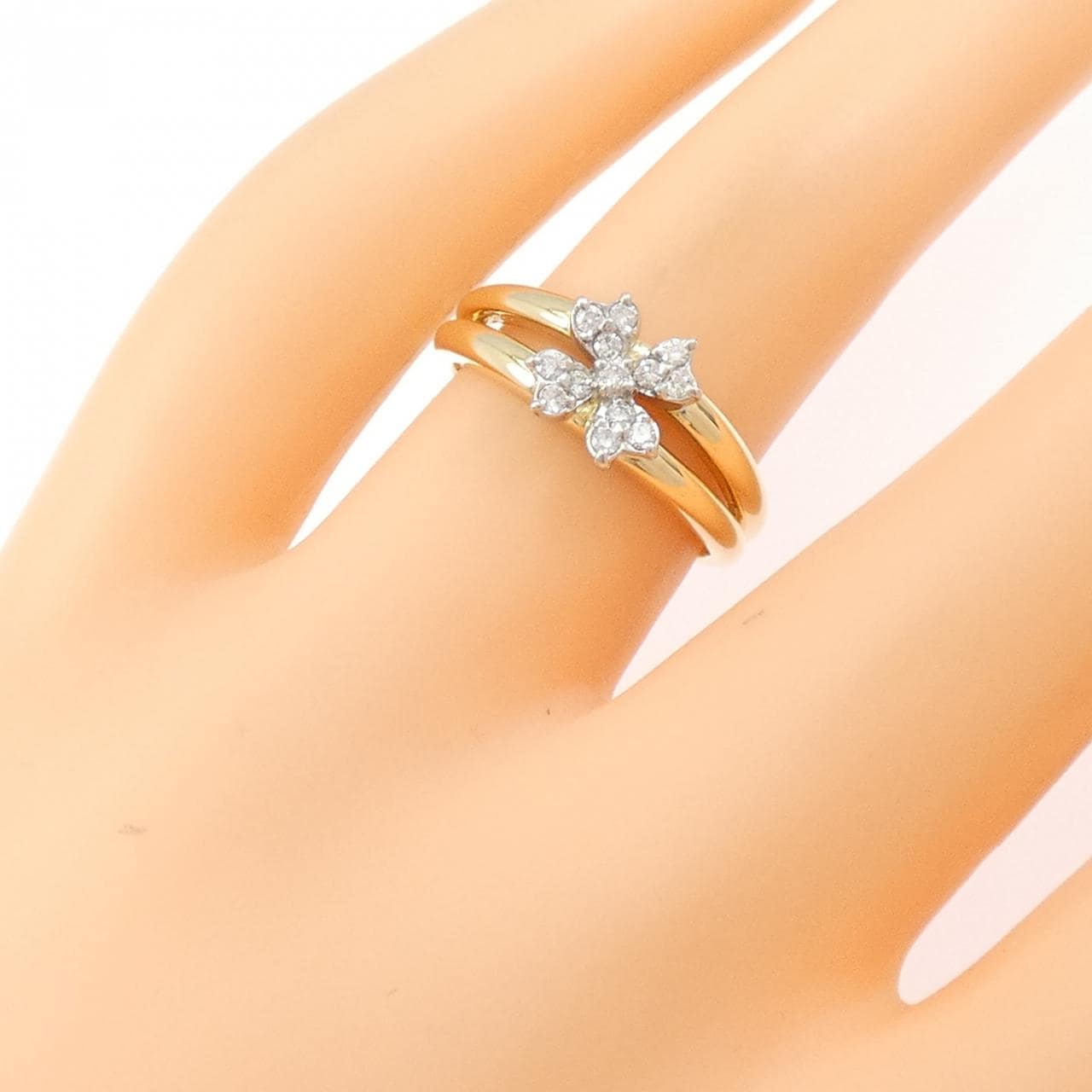 ヴァンドーム フラワー ダイヤモンド リング 0.13CT