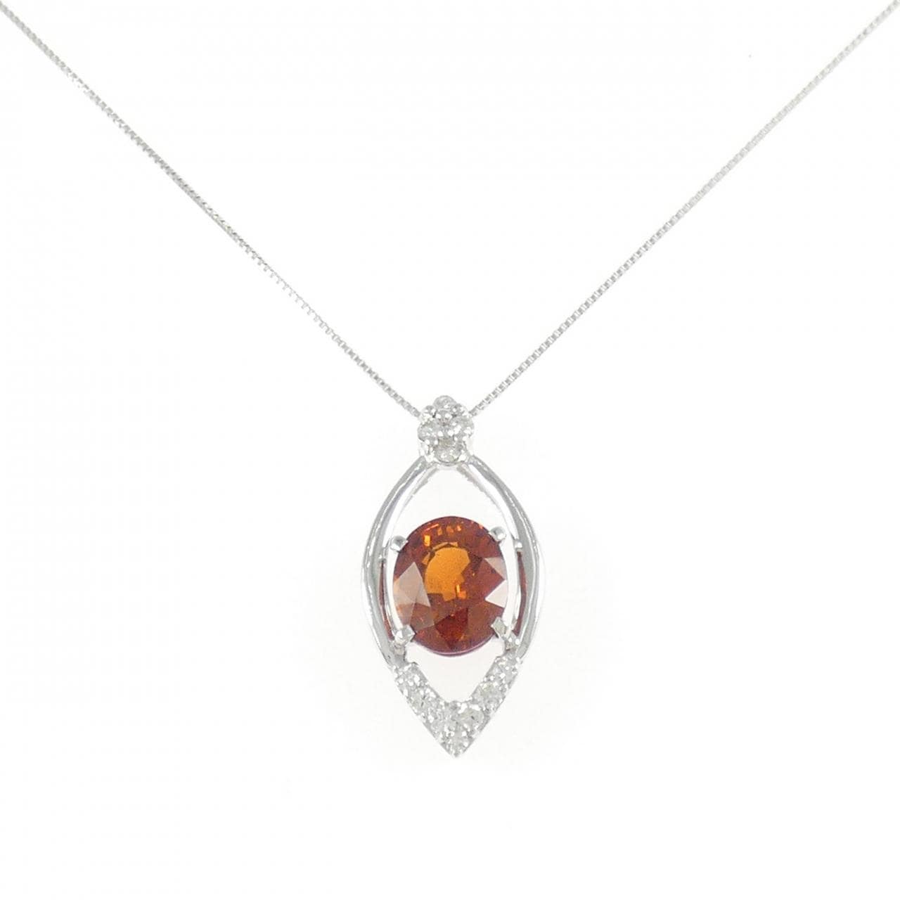 K18WG ガーネット ネックレス 2.76CT
