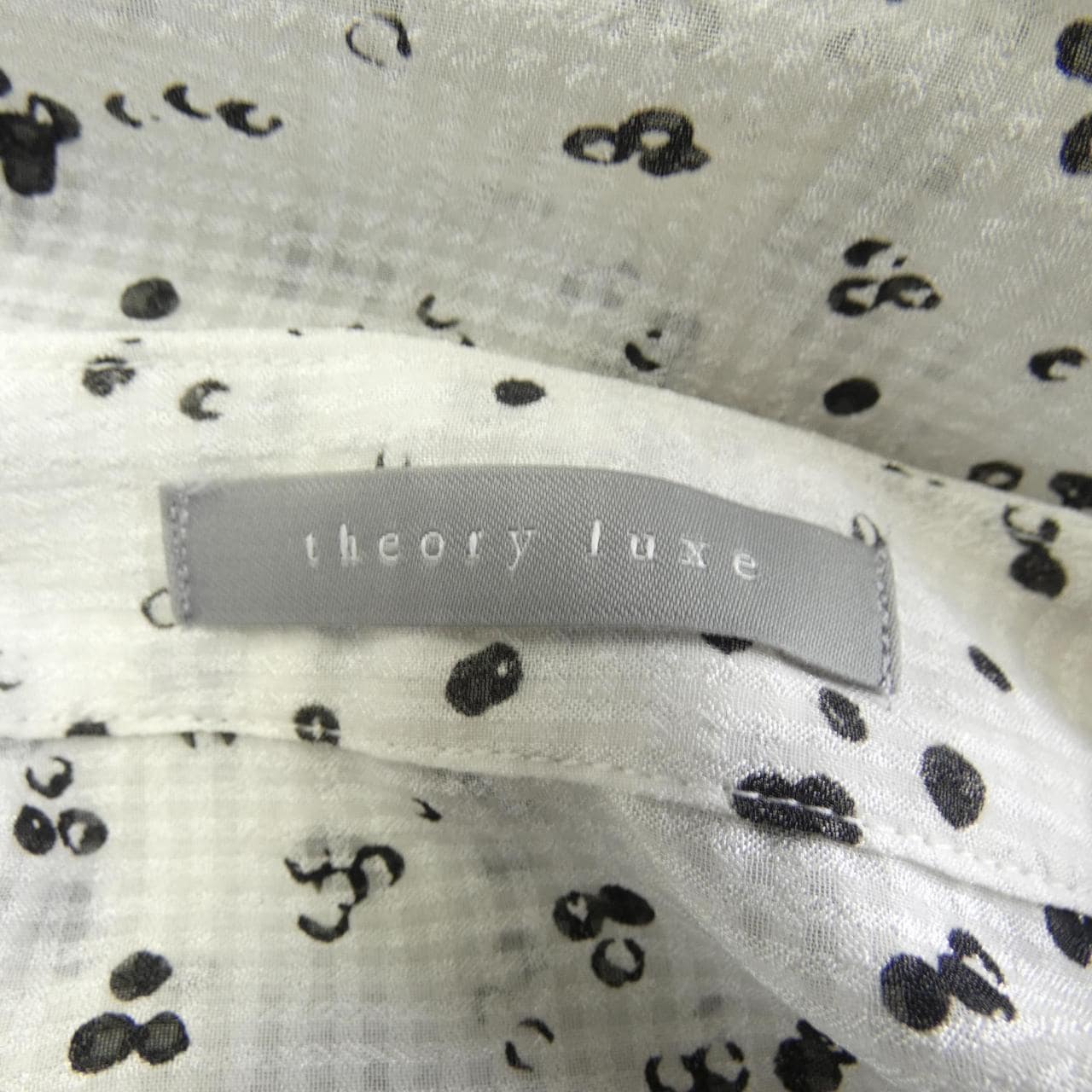 塞奥莉露Theory luxe上衣