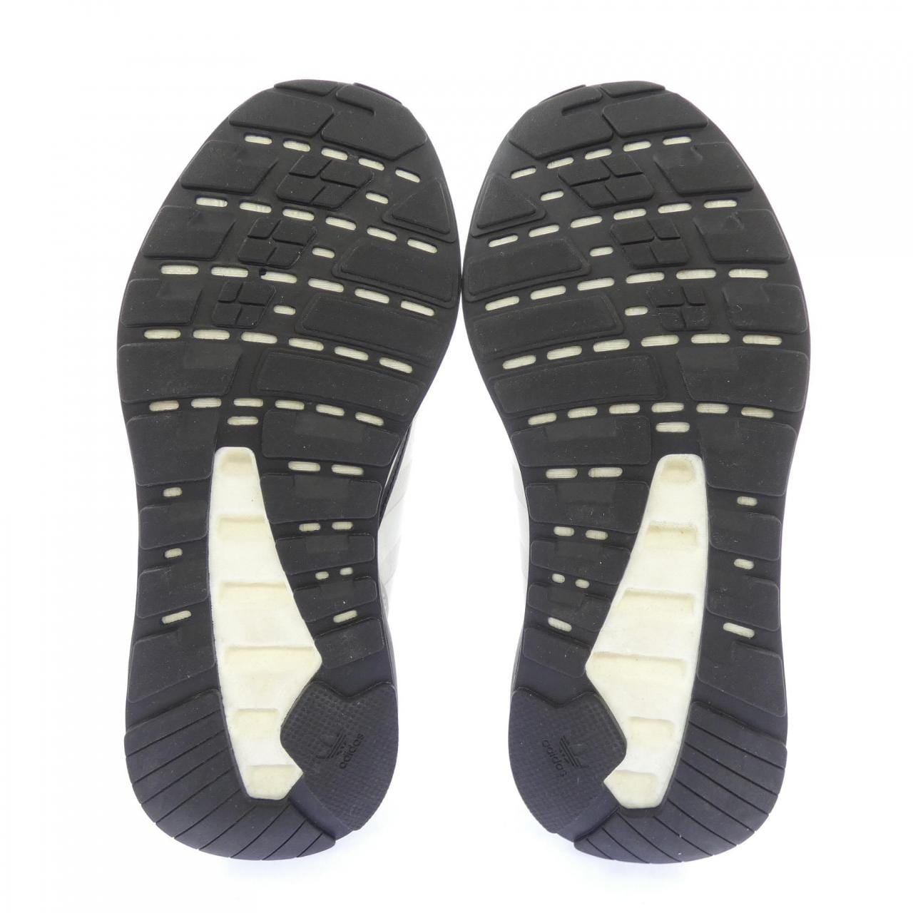 アディダス ADIDAS G57962 スニーカー