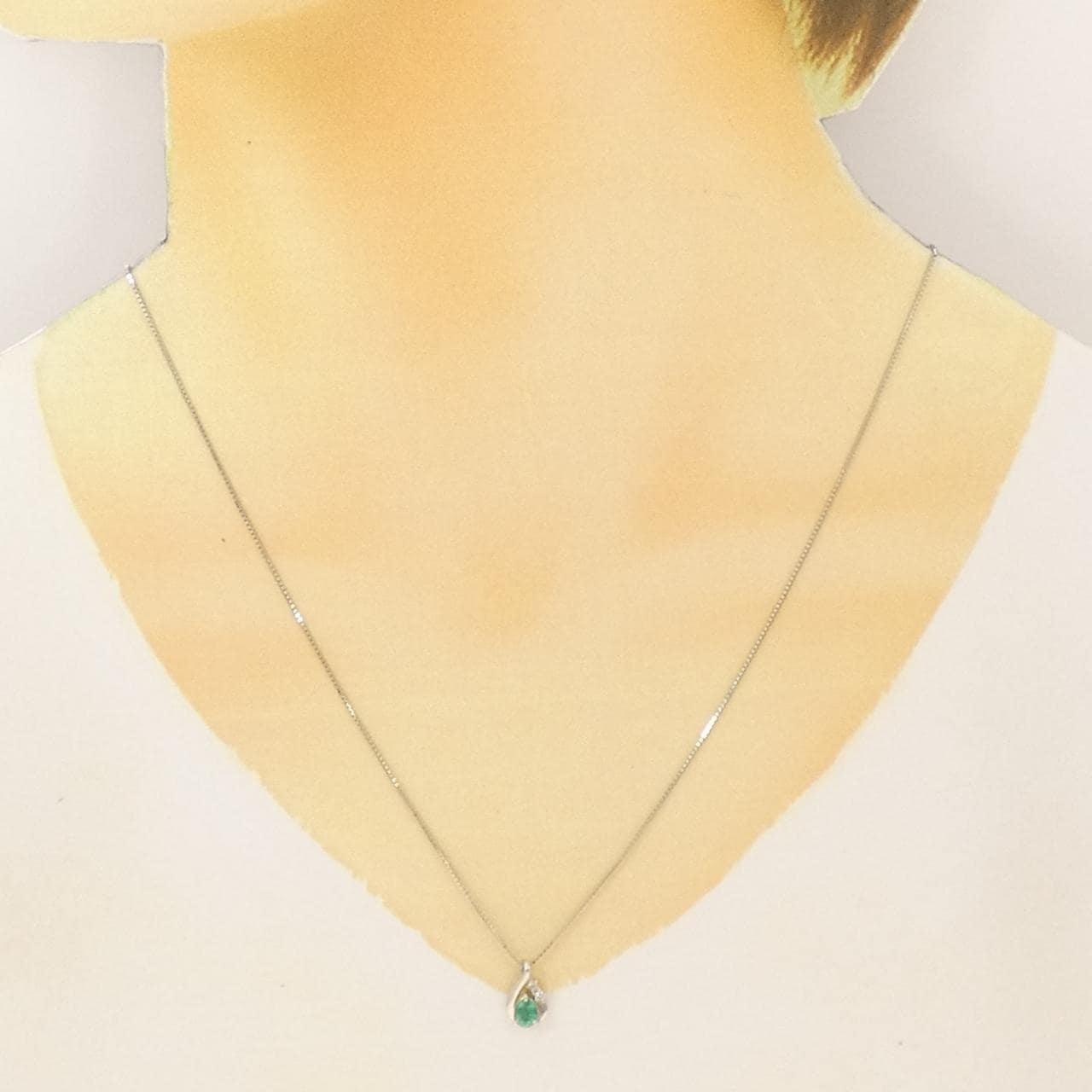 PT900/PT850 エメラルド ネックレス